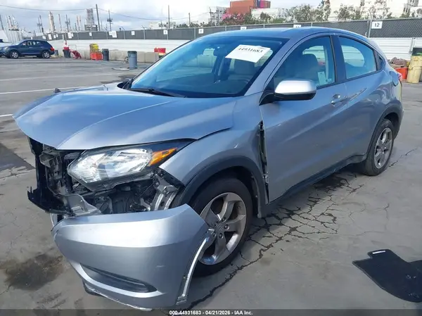 3CZRU5H33JM712762 2018 HONDA HR-V - Image 2
