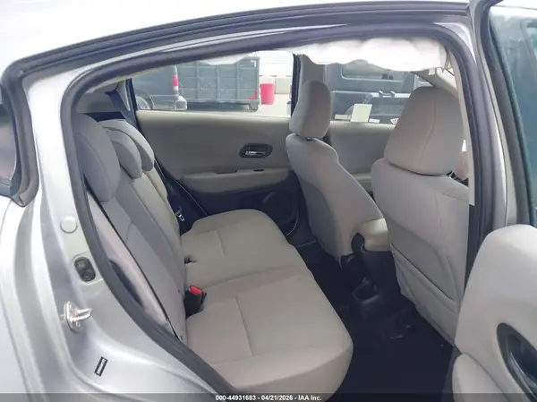 3CZRU5H33JM712762 2018 HONDA HR-V - Image 8