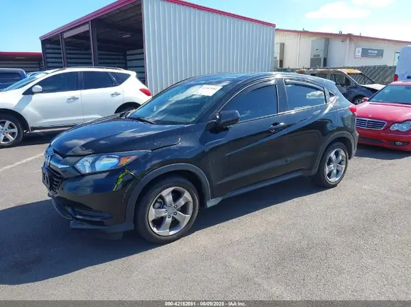 3CZRU5H33JM720215 2018 HONDA HR-V - Image 2