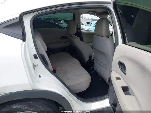 3CZRU5H33JM720585 2018 HONDA HR-V - Image 8