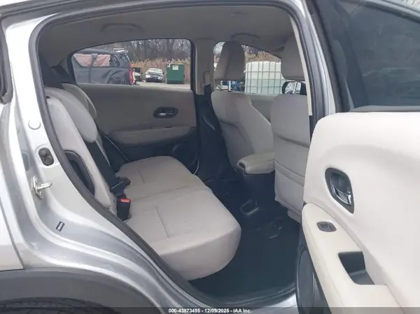 3CZRU5H33JM722191 2018 HONDA HR-V - Image 8