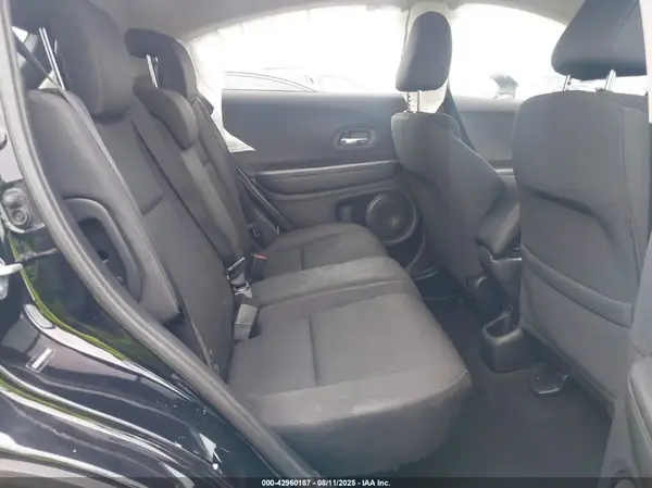 3CZRU5H33KG714673 2019 HONDA HR-V - Image 8