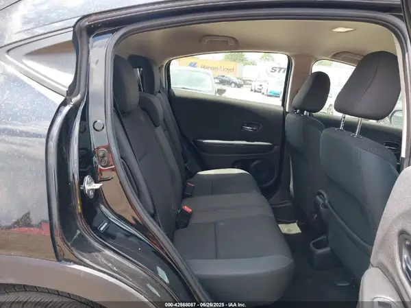 3CZRU5H33KG715161 2019 HONDA HR-V - Image 8