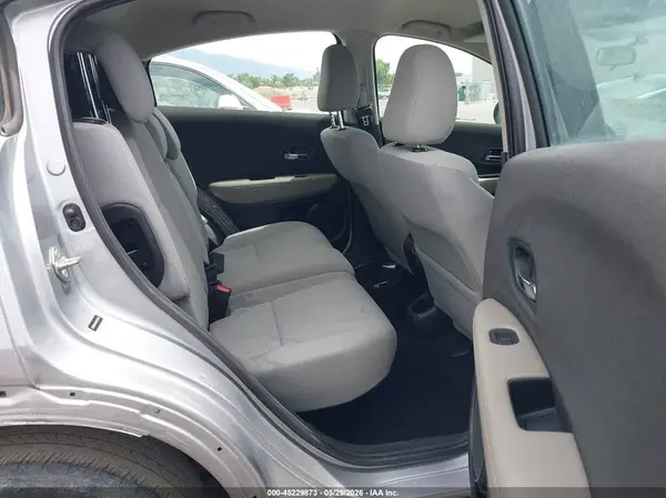 3CZRU5H33KG716116 2019 HONDA HR-V - Image 8