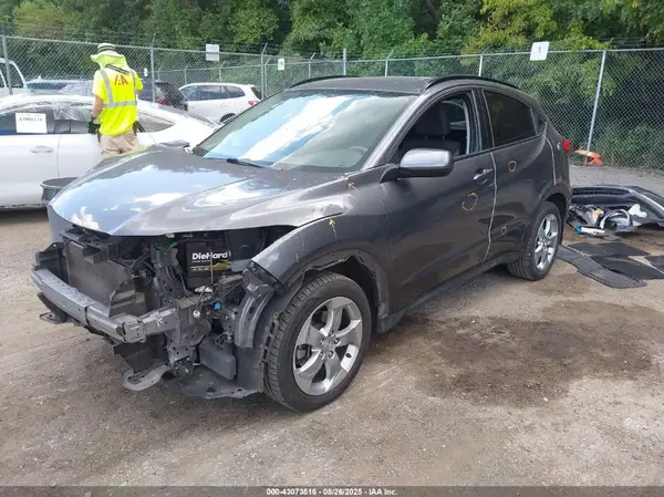 3CZRU5H33LM707810 2020 HONDA HR-V - Image 2