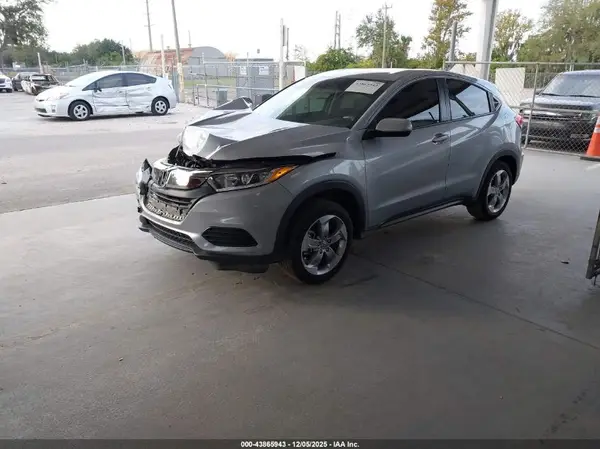 3CZRU5H33MM717397 2021 HONDA HR-V - Image 2