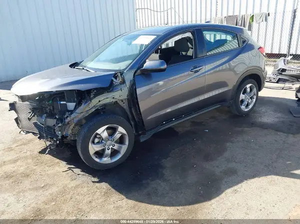3CZRU5H33MM726245 2021 HONDA HR-V - Image 2