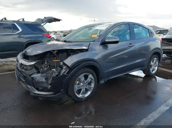 3CZRU5H33MM728304 2021 HONDA HR-V - Image 2