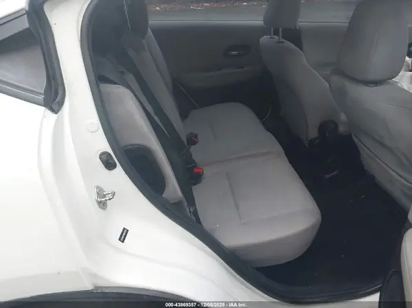 3CZRU5H34GM700516 2016 HONDA HR-V - Image 8