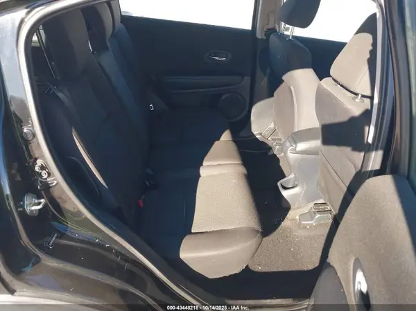 3CZRU5H34GM735525 2016 HONDA HR-V - Image 8