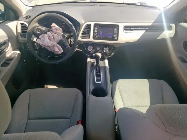 3CZRU5H34HG700273 2017 HONDA HR-V - Image 8
