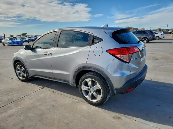 3CZRU5H34HG700421 2017 HONDA HR-V - Image 2