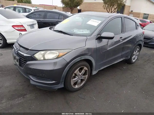 3CZRU5H34HG705098 2017 HONDA HR-V - Image 2