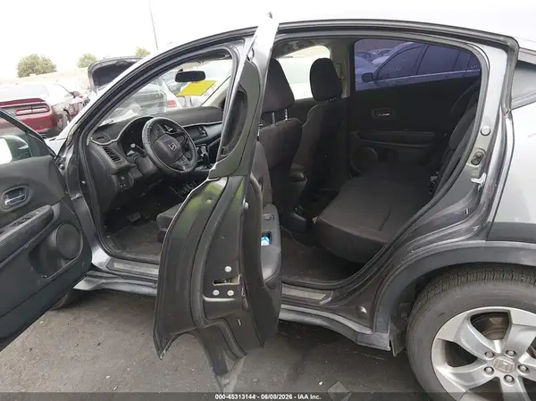 3CZRU5H34HG705098 2017 HONDA HR-V - Image 8