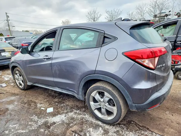 3CZRU5H34HG708695 2017 HONDA HR-V - Image 2