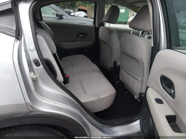3CZRU5H34HM701750 2017 HONDA HR-V - Image 8