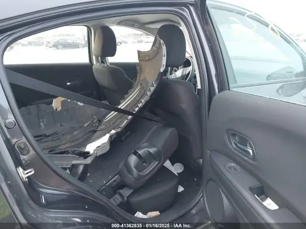 3CZRU5H34HM701781 2017 HONDA HR-V - Image 8