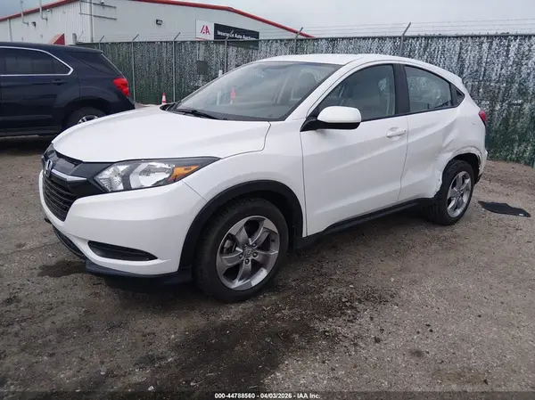 3CZRU5H34HM705040 2017 HONDA HR-V - Image 2