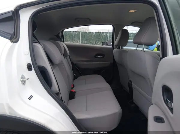 3CZRU5H34HM705040 2017 HONDA HR-V - Image 8