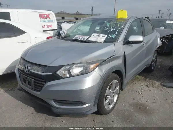 3CZRU5H34HM709220 2017 HONDA HR-V - Image 2