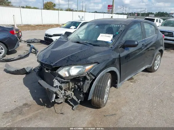 3CZRU5H34HM711209 2017 HONDA HR-V - Image 2
