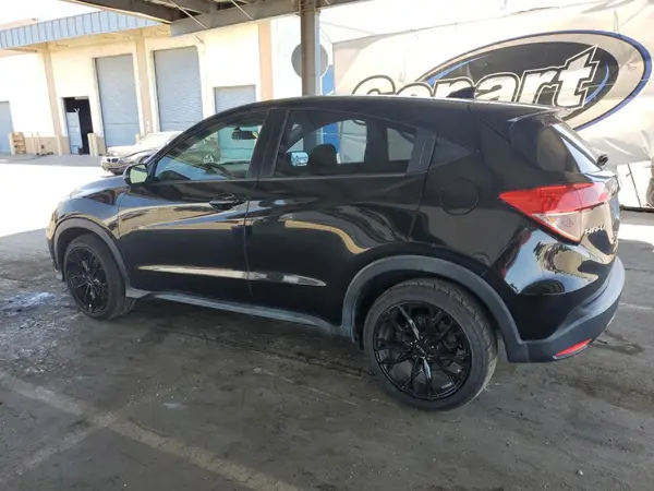 3CZRU5H34HM713851 2017 HONDA HR-V - Image 2