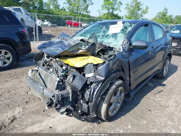 3CZRU5H34JG705916 2018 HONDA HR-V - Image 2