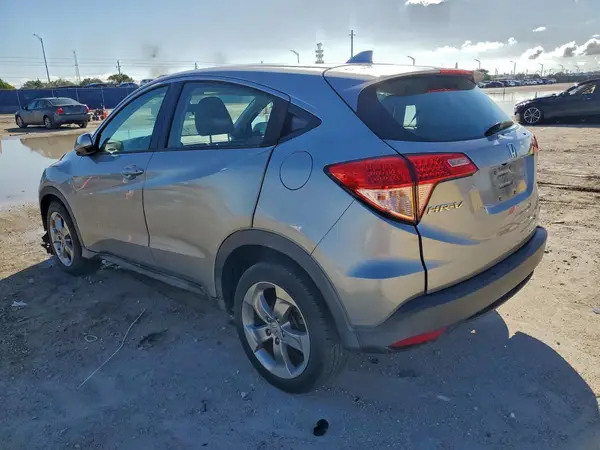 3CZRU5H34JM703634 2018 HONDA HR-V - Image 2