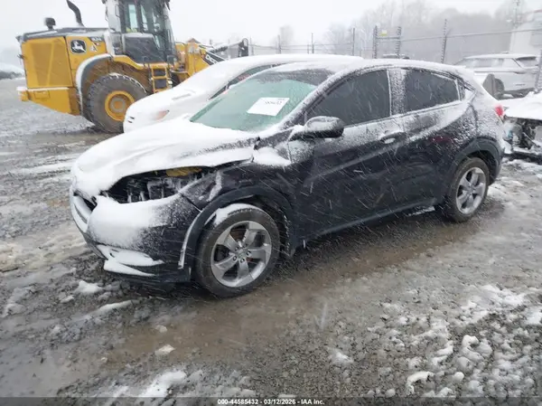 3CZRU5H34JM710583 2018 HONDA HR-V - Image 2