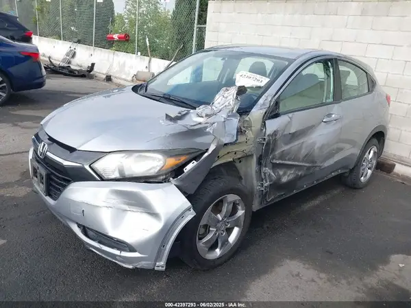 3CZRU5H34JM710664 2018 HONDA HR-V - Image 2