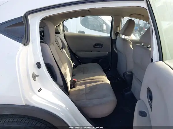 3CZRU5H34JM712690 2018 HONDA HR-V - Image 8