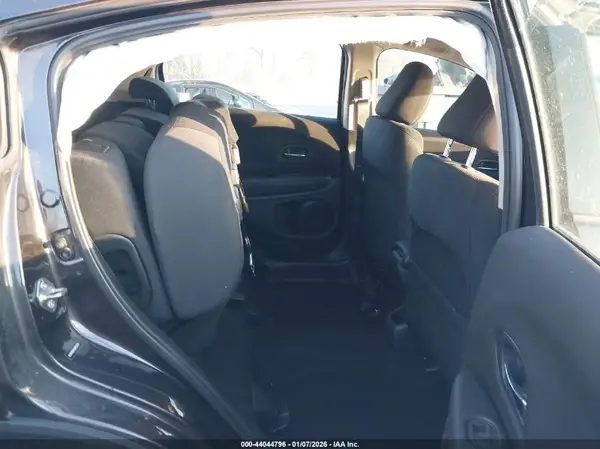 3CZRU5H34JM722751 2018 HONDA HR-V - Image 8