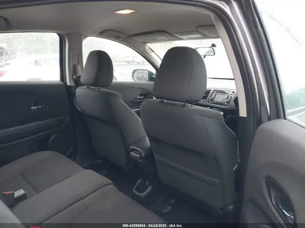 3CZRU5H34KG702631 2019 HONDA HR-V - Image 8