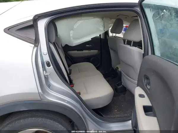 3CZRU5H34KG712351 2019 HONDA HR-V - Image 8