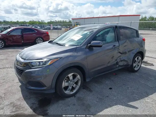 3CZRU5H34KG713760 2019 HONDA HR-V - Image 2