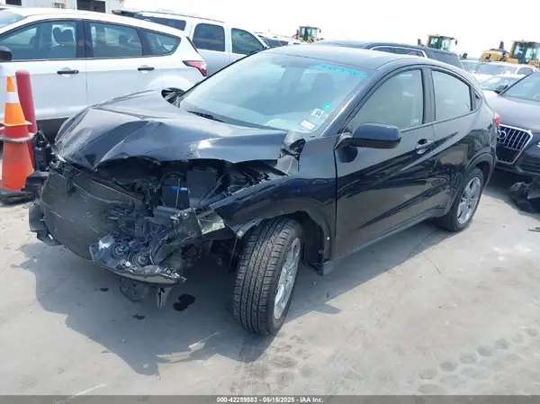 3CZRU5H34KG713872 2019 HONDA HR-V - Image 2