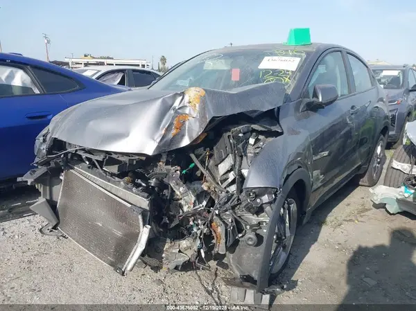 3CZRU5H34KG714746 2019 HONDA HR-V - Image 2