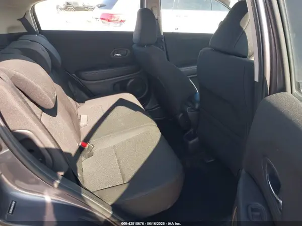 3CZRU5H35HG700492 2017 HONDA HR-V - Image 8