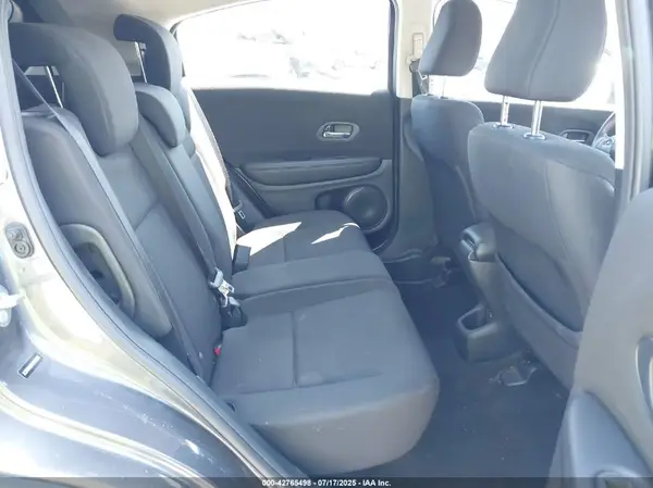 3CZRU5H35HG702565 2017 HONDA HR-V - Image 8