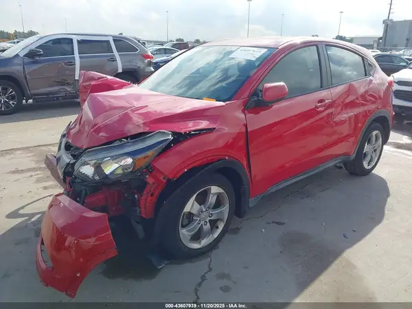 3CZRU5H35HG702596 2017 HONDA HR-V - Image 2
