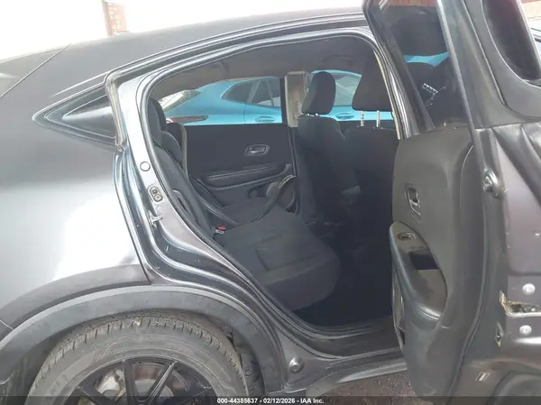 3CZRU5H35HG703215 2017 HONDA HR-V - Image 8