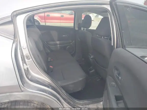 3CZRU5H35HG705093 2017 HONDA HR-V - Image 8