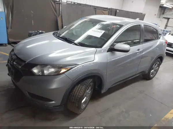 3CZRU5H35HG707765 2017 HONDA HR-V - Image 2