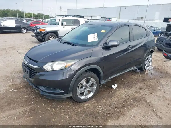 3CZRU5H35HM701840 2017 HONDA HR-V - Image 2