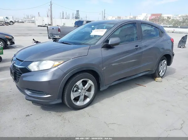 3CZRU5H35HM703734 2017 HONDA HR-V - Image 2