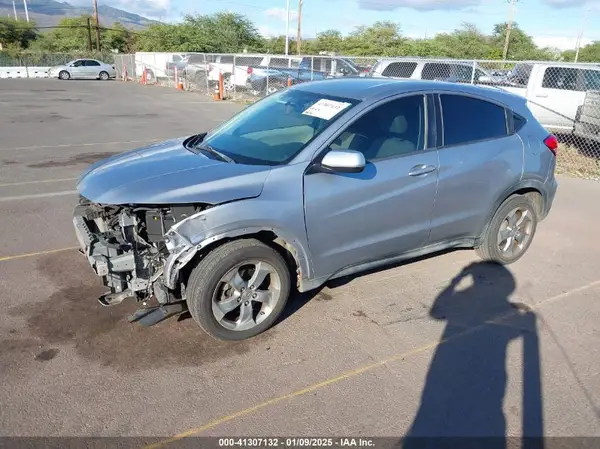 3CZRU5H35HM704592 2017 HONDA HR-V - Image 2