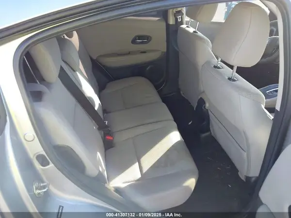 3CZRU5H35HM704592 2017 HONDA HR-V - Image 8