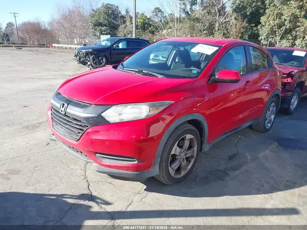 3CZRU5H35HM722493 2017 HONDA HR-V - Image 2