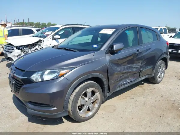 3CZRU5H35JG700661 2018 HONDA HR-V - Image 2