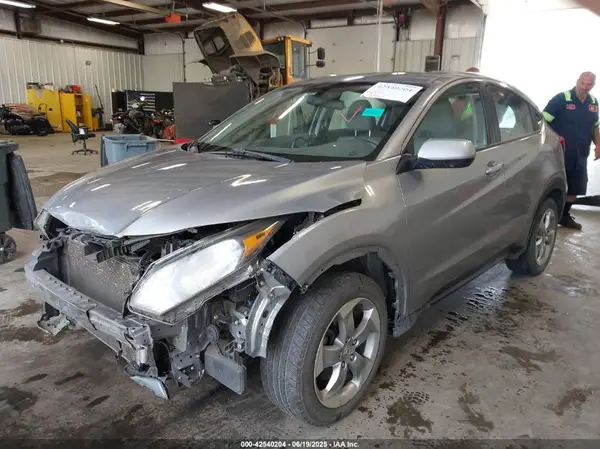 3CZRU5H35JG700966 2018 HONDA HR-V - Image 2